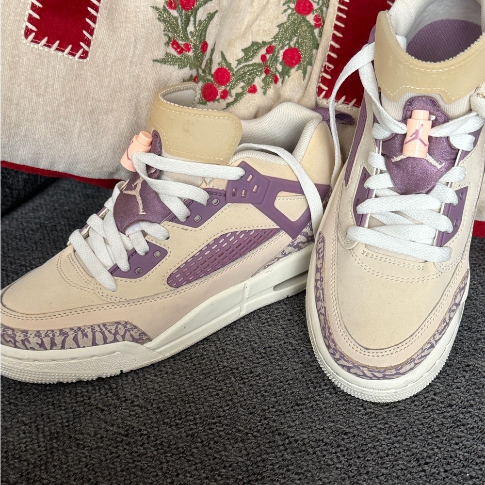 Nike Women's Sneakers in Cream and Purple